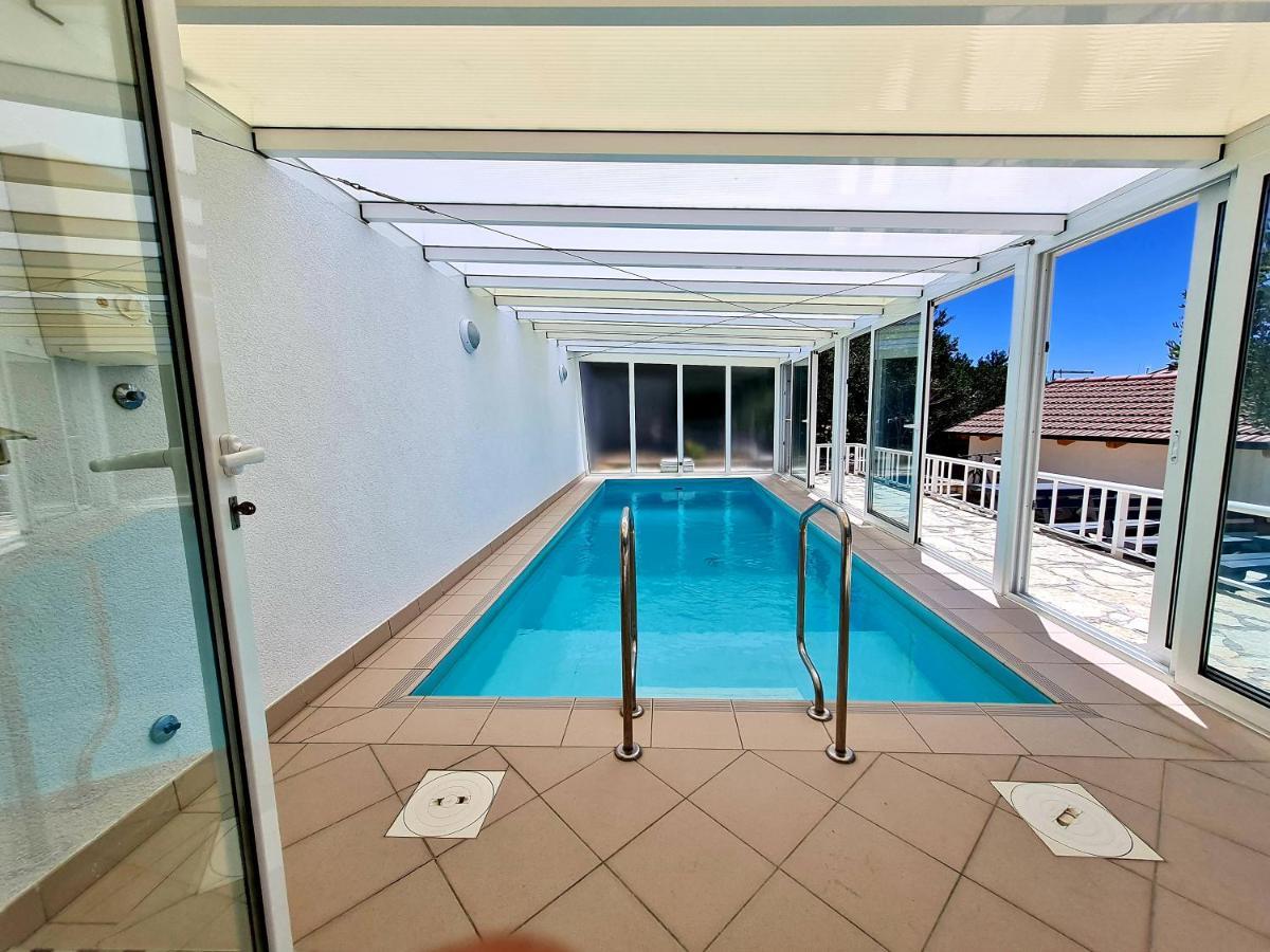 Vila Maslina Apartments Mit Pool Und Garten Nahe Am Strand 투체피 외부 사진