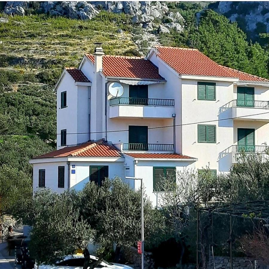 Vila Maslina Apartments Mit Pool Und Garten Nahe Am Strand 투체피 외부 사진