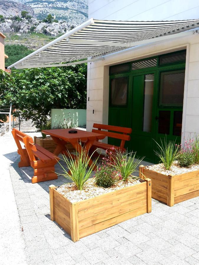 Vila Maslina Apartments Mit Pool Und Garten Nahe Am Strand 투체피 외부 사진