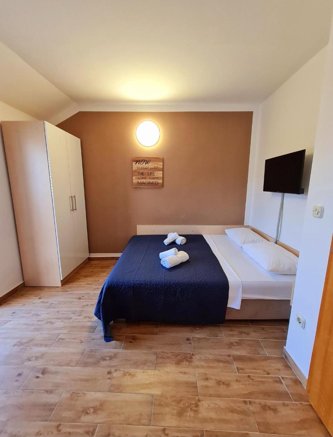 Vila Maslina Apartments Mit Pool Und Garten Nahe Am Strand 투체피 객실 사진