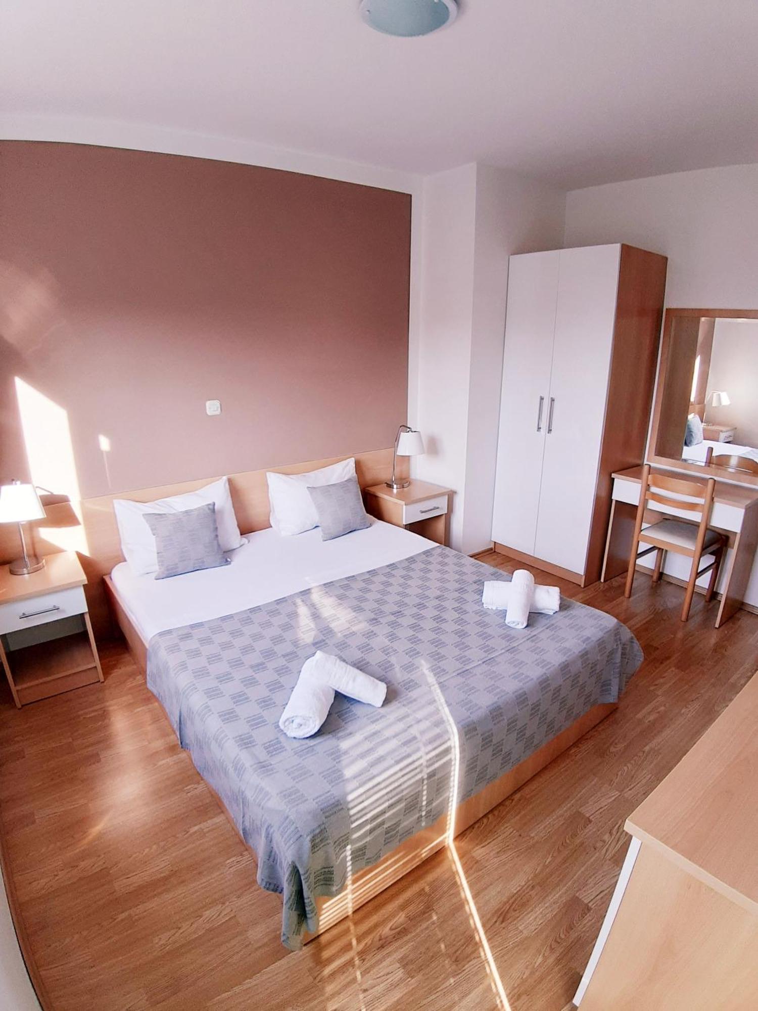 Vila Maslina Apartments Mit Pool Und Garten Nahe Am Strand 투체피 객실 사진